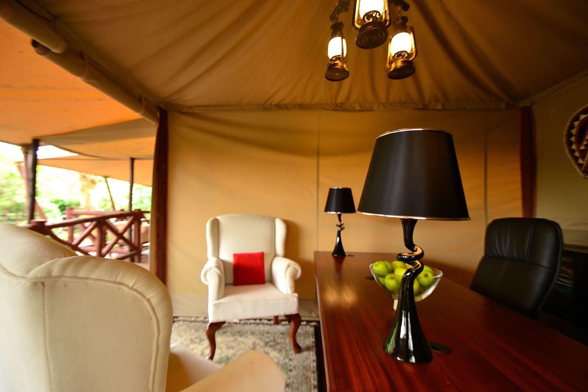 Hotel Kiboko Luxury Camp à Naivasha Extérieur photo